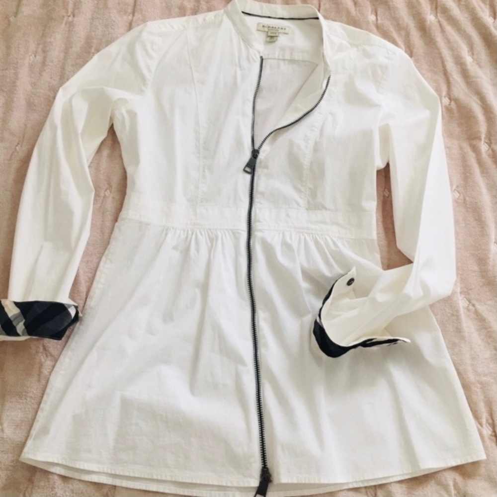Burberry adorable shirt